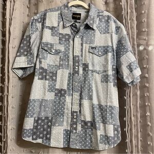 Wrangler Men's Blue and Gray Patchwork Pearl-snap Shirt
